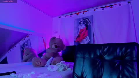       online show from February 2025 10:25:01 PM