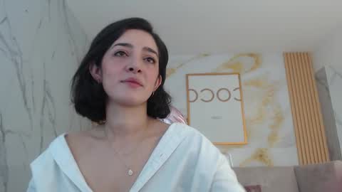 Sara  online show from October 2025 01:19:01 PM