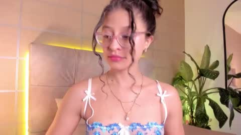 Sara  online show from March 2026 12:33:11 PM