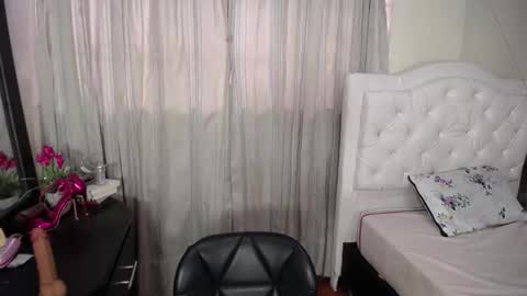 Snapshot of sara_martin_ chatting on March 2026 01:05:01 PM sara online show from March 2026 01:05:01 PM