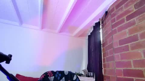 Snapshot of sara_mirandaa chatting on March 2025 04:18:01 PM Sara online show from March 2025 04:18:01 PM