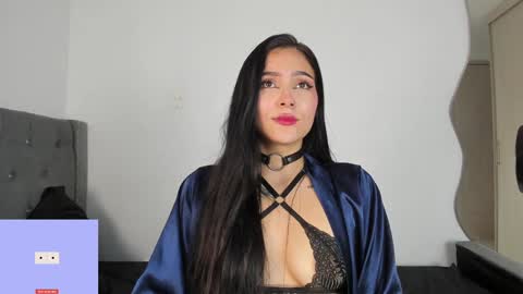 Snapshot of sara_queen9 chatting on December 2024 07:15:02 PM Sara online show from December 2024 07:15:02 PM