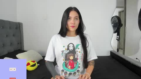 Snapshot of sara_queen9 chatting on December 2024 05:52:02 PM Sara online show from December 2024 05:52:02 PM