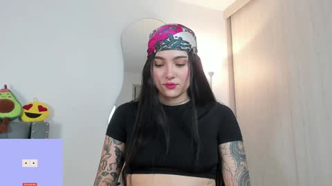 Snapshot of sara_queen9 chatting on January 2025 02:14:01 AM Sara online show from January 2025 02:14:01 AM