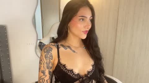 Snapshot of sara_queen9 chatting on February 2025 06:47:02 PM Sara online show from February 2025 06:47:02 PM