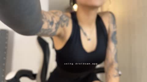 Snapshot of sara_queen9 chatting on February 2025 01:08:02 PM Sara online show from February 2025 01:08:02 PM