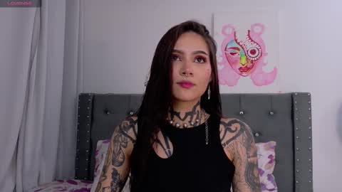Snapshot of sara_queen9 chatting on October 2025 01:48:02 AM Sara online show from October 2025 01:48:02 AM