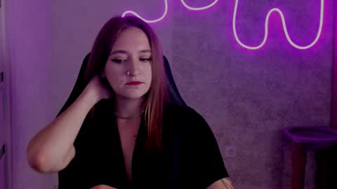 Sara online show from September 2025 08:41:01 PM