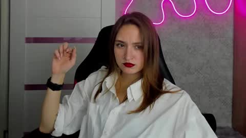 Sara online show from October 2025 08:09:02 PM