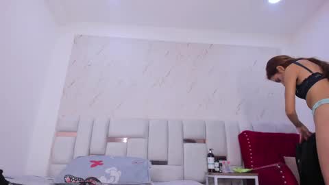 sara_sm1th_ online show from May 2026 11:47:01 AM