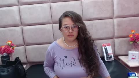 Snapshot of sara_thonson_ chatting on February 2025 03:00:02 AM sara_thonson_ online show from February 2025 03:00:02 AM