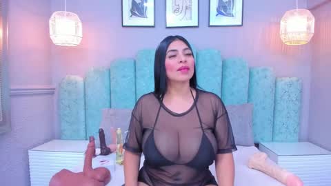 Snapshot of sara_vanegas1 chatting on January 2025 06:52:01 PM Sara online show from January 2025 06:52:01 PM