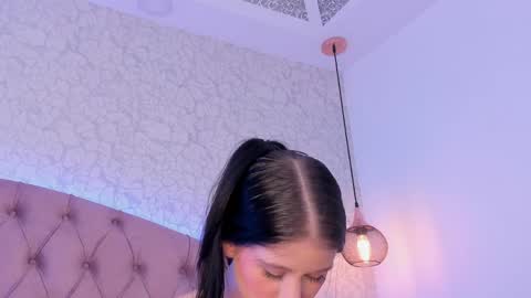 Snapshot of saraa_joness_ chatting on May 2026 07:37:02 PM Sara online show from May 2026 07:37:02 PM