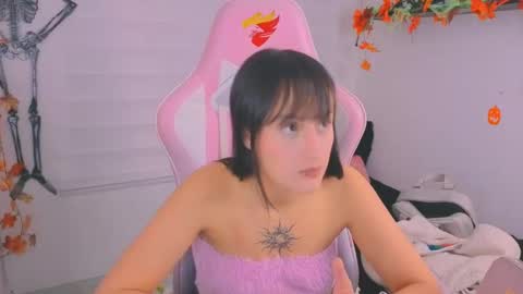 Sarah Ramirez online show from October 2025 11:53:01 PM