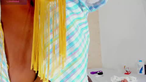 saraacollinss online show from March 2025 03:00:01 AM