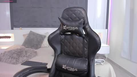 Snapshot of saragomez_1 chatting on February 2025 04:21:01 PM Sara Gomez online show from February 2025 04:21:01 PM