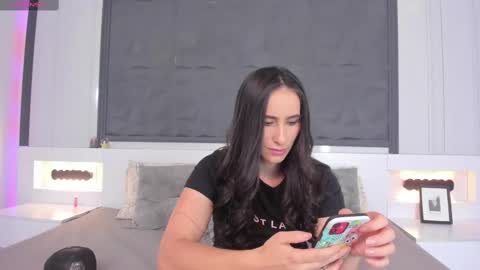 Snapshot of saragomez_1 chatting on March 2025 02:55:01 PM Sara Gomez online show from March 2025 02:55:01 PM