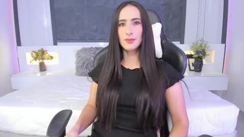 Snapshot of saragomez_1 chatting on September 2025 02:11:01 PM Sara Gomez online show from September 2025 02:11:01 PM