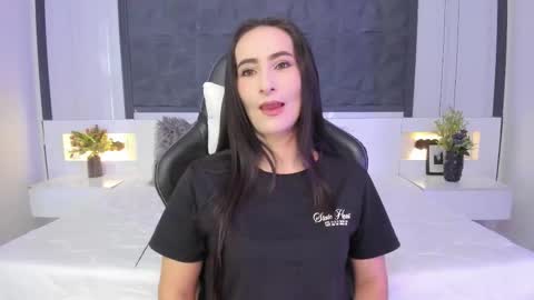 Snapshot of saragomez_1 chatting on October 2025 12:12:02 PM Sara Gomez online show from October 2025 12:12:02 PM