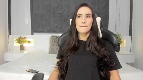 Snapshot of saragomez_1 chatting on October 2025 12:36:01 PM Sara Gomez online show from October 2025 12:36:01 PM