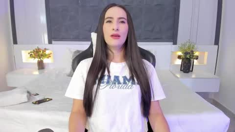 Snapshot of saragomez_1 chatting on November 2025 12:29:02 PM Sara Gomez online show from November 2025 12:29:02 PM