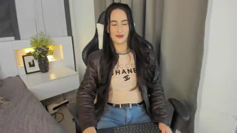 Snapshot of saragomez_1 chatting on November 2025 12:59:02 PM Sara Gomez online show from November 2025 12:59:02 PM