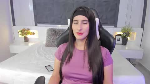 Snapshot of saragomez_1 chatting on November 2025 01:43:01 PM Sara Gomez online show from November 2025 01:43:01 PM