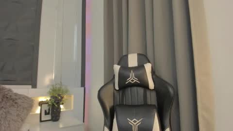 Snapshot of saragomez_1 chatting on February 2026 04:12:02 PM Sara Gomez online show from February 2026 04:12:02 PM