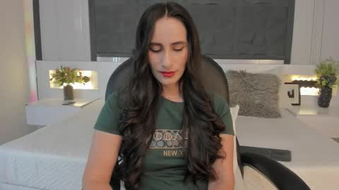 Snapshot of saragomez_1 chatting on February 2026 12:15:02 PM Sara Gomez online show from February 2026 12:15:02 PM