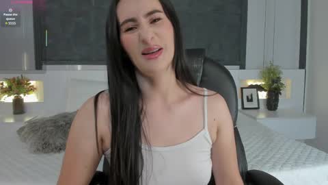 Snapshot of saragomez_1 chatting on April 2026 12:57:01 PM Sara Gomez online show from April 2026 12:57:01 PM