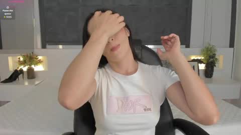 Snapshot of saragomez_1 chatting on April 2026 01:12:01 PM Sara Gomez online show from April 2026 01:12:01 PM