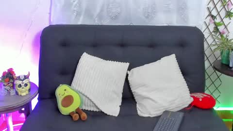 Snapshot of sarah_and_nicolle chatting on January 2025 11:24:01 PM Sarah Redhair  Nicolle Black hair  online show from January 2025 11:24:01 PM