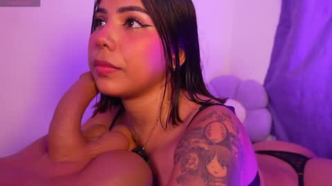 Snapshot of sarah_babe_ chatting on May 2026 12:39:01 AM Sarah online show from May 2026 12:39:01 AM