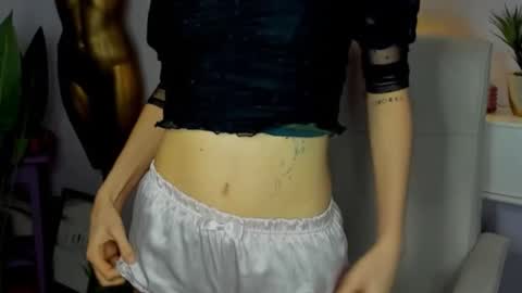 Sarah online show from November 2025 10:46:02 AM