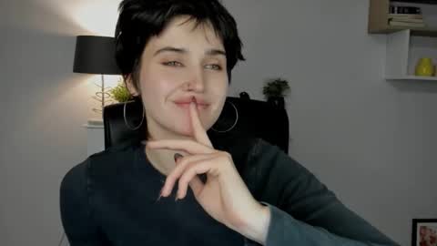 Sarah online show from May 2026 03:52:01 PM