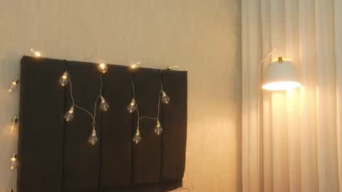       online show from April 2026 09:04:02 PM