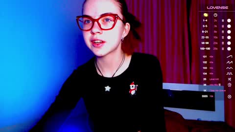 Snapshot of sarah_hs chatting on December 2024 01:51:02 PM Sarah online show from December 2024 01:51:02 PM