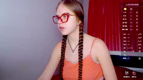 Snapshot of sarah_hs chatting on January 2025 01:13:01 PM Sarah online show from January 2025 01:13:01 PM