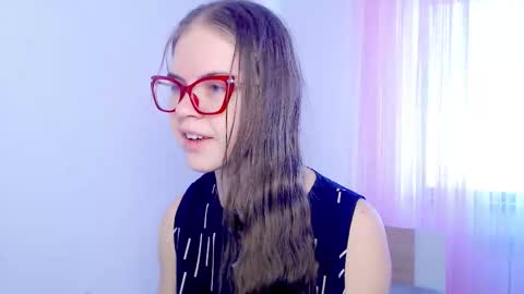 Sarah online show from November 2025 04:11:02 AM