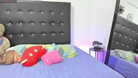 Snapshot of sarah_lowee chatting on February 2026 11:30:02 PM sarah_lowee online show from February 2026 11:30:02 PM