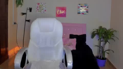 Sarah Ramirez online show from February 2025 02:44:02 PM