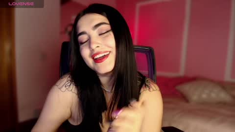 Snapshot of sarah_volkov chatting on January 2025 11:21:02 AM online show from January 2025 11:21:02 AM
