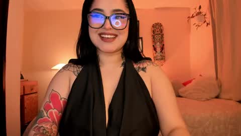 Snapshot of sarah_volkov chatting on April 2026 05:36:02 AM online show from April 2026 05:36:02 AM