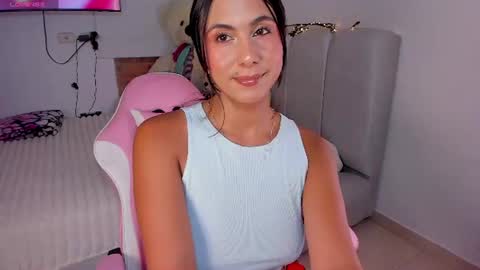 Snapshot of sarahcute14 chatting on July 2026 01:02:02 AM sarahcute14 online show from July 2026 01:02:02 AM