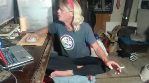 Snapshot of sarahhampton chatting on March 2026 02:19:02 AM CdSissySarah online show from March 2026 02:19:02 AM