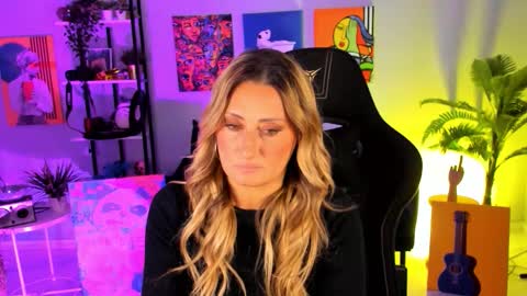 Divine Sarah NONUDE model online show from October 2025 12:27:01 PM