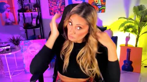 Divine Sarah NONUDE model online show from October 2025 12:17:02 PM