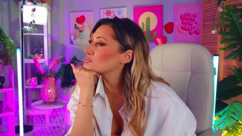 Divine Sarah NONUDE model online show from April 2026 03:28:02 PM