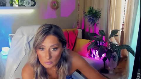 Snapshot of sarahholly chatting on July 2026 08:50:02 AM Divine Sarah NONUDE model online show from July 2026 08:50:02 AM