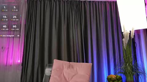 Sarahjadore online show from September 2025 06:21:01 PM